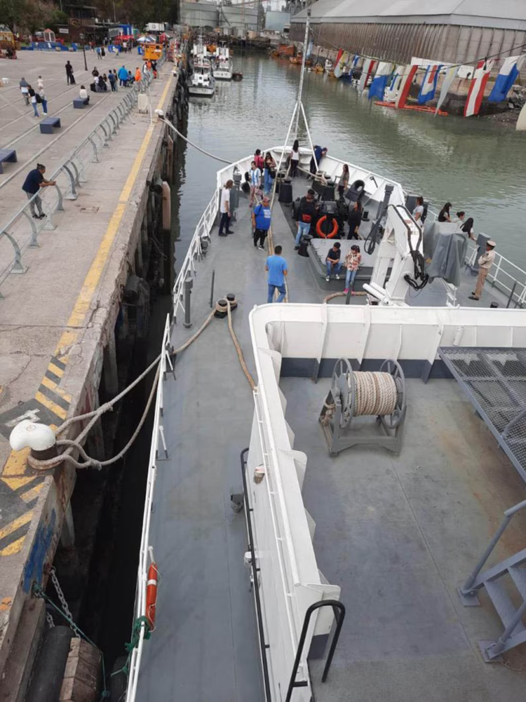 image-39-768x1024 HALLARON EL CÁDAVER DE UN JOVEN EN UN GUARDACOSTAS DE PREFECTURA AMARRADO EN EL PUERTO DE INGENIERO WHITE