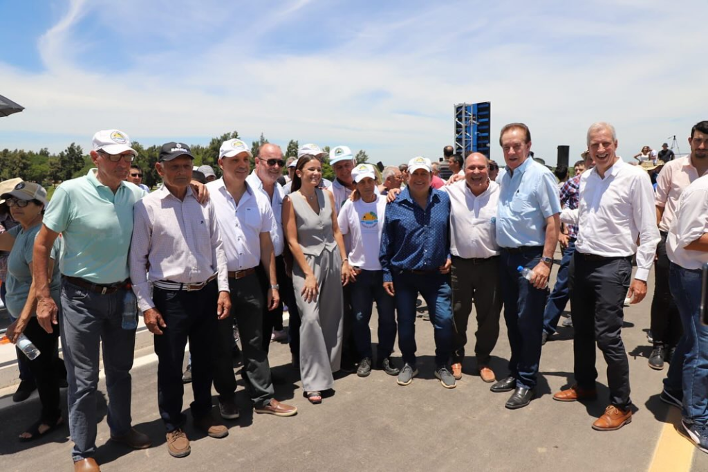 image-35-1024x682 LA INTENDENTE BAZZI ACOMPAÑÓ LA INAUGURACIÓN DEL PUENTE SOBRE EL PARANÁ MINI