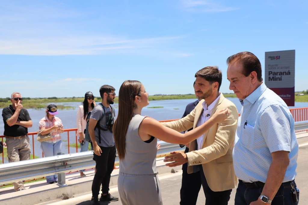 image-37-1024x682 LA INTENDENTE BAZZI ACOMPAÑÓ LA INAUGURACIÓN DEL PUENTE SOBRE EL PARANÁ MINI