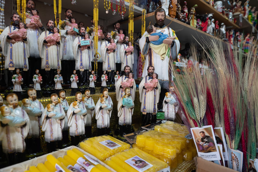 image-9 SAN CAYETANO: LA VIDA DEL SANTO AL QUE MILES LE PIDEN Y AGRADECEN