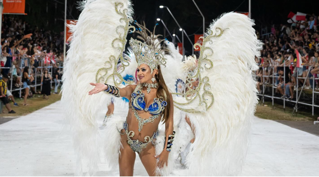 Sin-titulo-1-46-1024x569 Bella Vista despide a Momo, con el último desfile de competencia