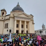 Bajo la lluvia y con la fe intacta, cerca de 400.000 peregrinos llegaron a Itatí