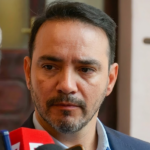 Juan Pablo Valdés viajó a París en busca de inversiones para Corrientes