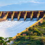 Itaipú abrió sus compuertas y hay alerta en Corrientes y Misiones por gran caudal de agua
