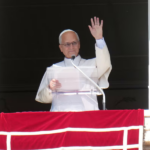 El Papa celebró misa en el hospital y los médicos confirman su evolución favorable